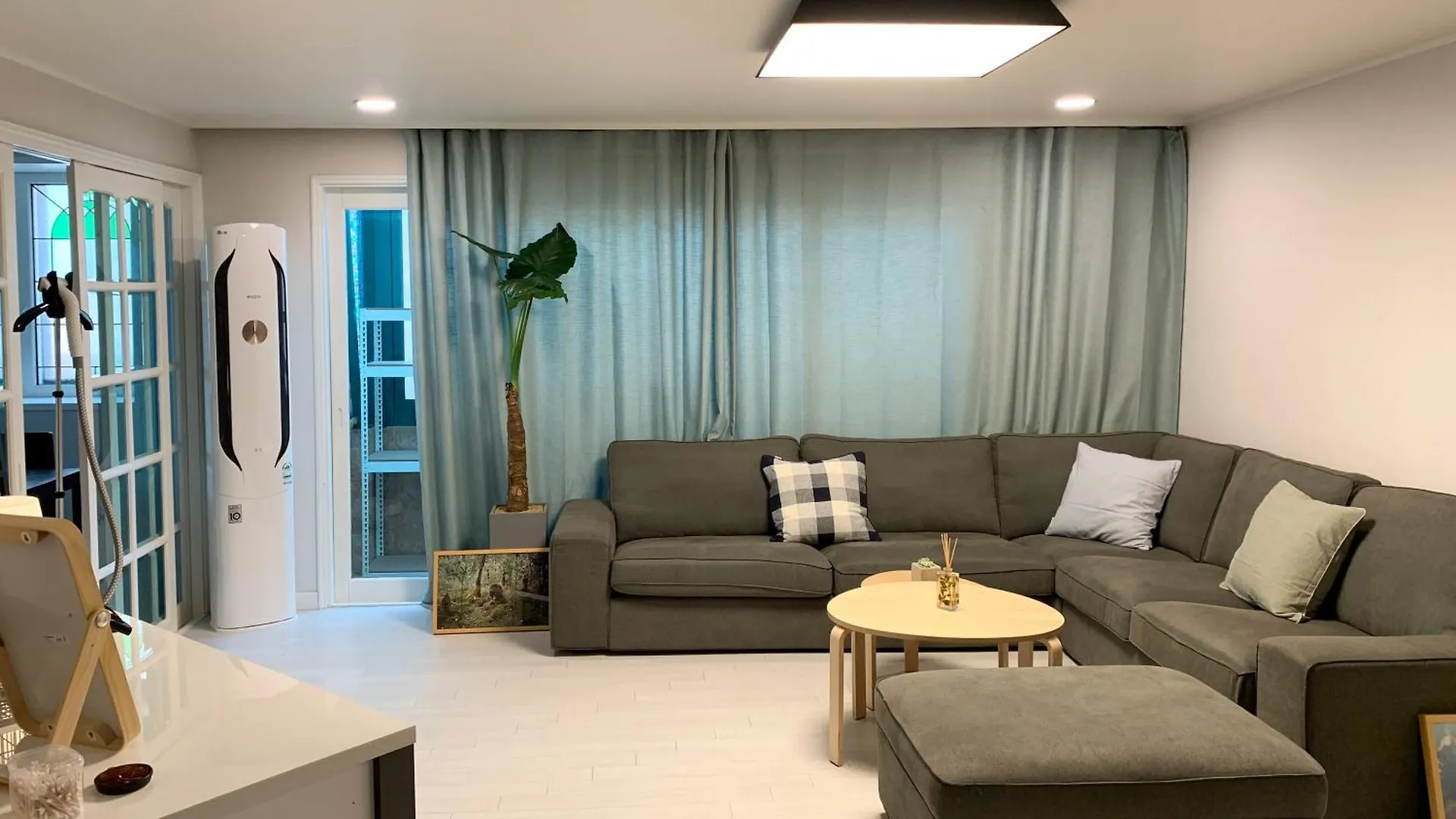 Gangnamstay - Foreign Female Only location